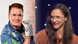 Roman s bamirem za jankovými zády udělají účetní podvod. Delfin Adolfeen Prichazi S Krutoprisnou Talkshow Nekorektni Humor A Vyplasena Eva Buresova Extra Cz