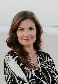 Sarah Jobe's Instagram, Twitter & Facebook