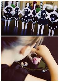 Find zebra print tableware, elegant damask and floral, and other tableware themes. Maddie S Fashion Fairytale The Cake Blog