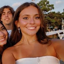 Ella Cross's Instagram, Twitter & Facebook