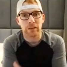 Stephen Ayres's Instagram, Twitter & Facebook