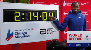 Anche nelle olimpiadi antiche, in grecia, alle donne non era permesso partecipare alle competizioni atletiche, neppure come spettatrici. Atletica Maratona Donne A Chicago Pazzesco Record Del Mondo Della Kosgei 2h14 04 La Gazzetta Dello Sport