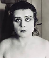Theda Bara 🖤 1917 “Cleopatra”