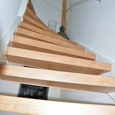 Doch wenn die stufen ausgetreten sind und die optik insgesamt nicht mehr ansprechend ist, bringt ist die treppe an sich jedoch noch stabil und ohne größere mängel, lohnt sich eine verkleidung mit laminat. Offene Treppe Renovieren Treppen Renovierungen Schran