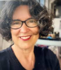 What is to improvise?  https://carolinaoneto.com/what-is-improvisation-in-art-and-how-it-can-be-applied-to-quilting/