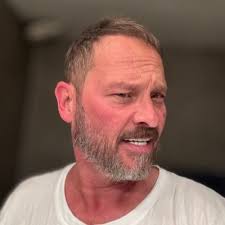 David Knott (@davidjknott)