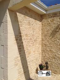 Renovez Et Valorisez Vos Facade Avec Imipierre Le Specialiste De L Enduit Projete Et Sculpte Pour Un Resultat Briquette De Parement Crepi Maison Facade Maison