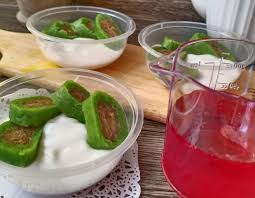 Campuran sup daging sapi dengan tambahan kol dan tulang sumsum. Resep Bubur Sumsum Pisang Ijo