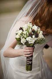 Pine cone themed bouquets just seem to be a perfect match for your wedding theme! Pinecone Bouquet