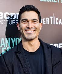 Who Plays In Andy Samberg Palm Springs Movie On Hulu?