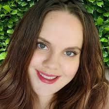 Lisa Slingerland's Instagram, Twitter & Facebook