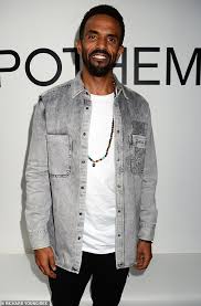 He was a regular contributor with a society column. Craig David Triggers Bidding War As Record Labels Scramble To Sign Him Aktuelle Boulevard Nachrichten Und Fotogalerien Zu Stars Sternchen