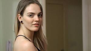 University graduate turned £10 a hour porn star gets blessing from her mum  who watches X-rated films - The Mirror