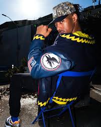 impromptu street shoot with @smith_reesie, fit too clean to not  capture😤😮‍💨 . . . love doing all this photography work recently, so  stoked to keep pushing! Camera info (for those curious): Fujifilm