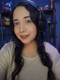 Selene Hernández ✨ (@zthefanie)