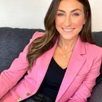 Alyssa Pennington's Instagram, Twitter & Facebook