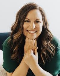 Deanna Rohr's Instagram, Twitter & Facebook