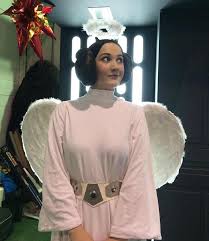 Merry Christmas! My Russian friend cosplays as Princess Leia, and she  decided to get in the holiday spirit this year. So amazing! : rStarWars