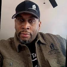 Deangelo Collins's Instagram, Twitter & Facebook