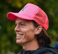 Kay Washington '96 credits her OES education with shaping her path to  becoming a passionate educator and diversity leader. From philosophy  classes and rain-soaked adventures in the San Juan Islands to mastering