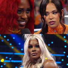 Bianca Belair kicks off SmackDown this week as she returns to WWE TV in her  hometown of Knoxville🚨 Belair dances around the ring as the crowd sings  “Rocky Top” and music plays