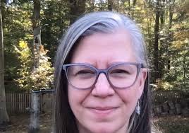 Leann Hodges's Instagram, Twitter & Facebook