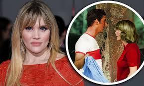 Call the midwife actress emerald fennell has been cast as camilla parker bowles in the netflix drama's third season, tvline has exclusively learned. The Crown Season Three Adds Call The Midwife Actress Emerald Fennell To Their Star Studded Cast Daily Mail Online