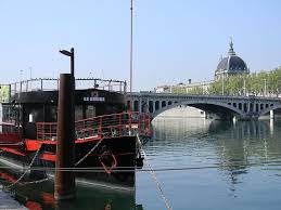 Peniche Le Sirius Pub Cafe Concerts Berges Du Rhone Face Au 4 Quai Augagneur 69003 Lyon Www Lesirius Com Peniche Peniche Lyon