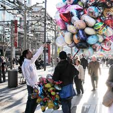 Sowohl arbeitnehmerschutzgesetze als auch die einhaltung religiöser feiertage sowie wahrung von hauptgottesdiensten haben einfluss auf die ladenöffnungszeiten. Journal Frankfurt Nachrichten Wieder Scheitert Der Verkaufsoffene Sonntag Nix Mit Shoppen Beim Museumsuferfest