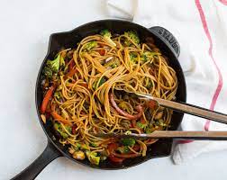 In a large pot with boiling salted water, cook the spaghetti according to package directions. Stir Fry Noodles Fast Healthy Recipe Wellplated Com