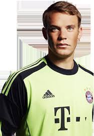 Er stammt aus der jugend des fc schalke 04, zu dessen erster mannschaft er ab 2005 gehörte. Manuel Neuer 2013