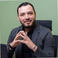 Efrain Beltran's Instagram, Twitter & Facebook