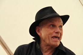 Kredit umožní i stahování neomezenou. Jana Musilova A Jiri Dvorak Jsou Podle Divaku Nejlepsimi Dabingovymi Herci Lonskeho Roku Lupa Cz