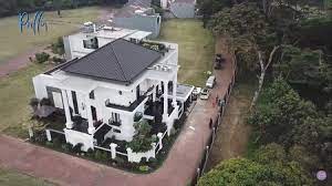 Fasilitas kebun sayur organik di rumah mewah prilly latuconsina. 20 Potret Detail Rumah Mewah Prilly Latuconsina Furniture Serba Gold Bagai Di Hotel Punya Fasilitas Lengkap Dari Gym Sampai Ruang Karaoke Kapanlagi Com