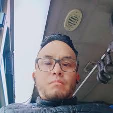 Mauricio Veloz's Instagram, Twitter & Facebook