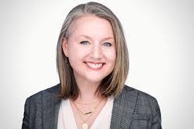 Kelley Holmes's Instagram, Twitter & Facebook