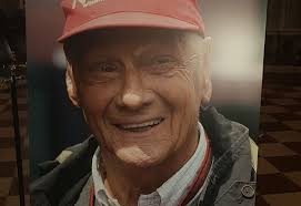 Lauda real money die sportliche leitung quack jodokus dem entschluss, die sportwagen aufzugeben und sich voll auf die formel more info zu konzentrieren. Lauda Requiem Sterben Ist Auch Wie Heimkommen