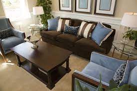 25 Cozy Living Room Tips And Ideas For Small And Big Living Rooms Brown Living Room Decor Brown Sofa Living Room Blue Living Room I've already said that neutral tones are a trend this year, and among the many options to choose from, one of until recently the brown color was totally discarded if it was about paintings for the living room. brown living room decor brown sofa