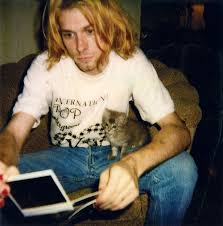 Pin By Miss Niki On Kurt Cobain Kurt Cobain Celebrities With Cats Nirvana Kurt Cobain