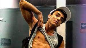 Sin senos sí hay paraíso (sin tetas sí hay paraíso en colombia) es una telenovela producida por fox telecolombia y telemundo global studios para telemundo. Actor De Sin Senos Si Hay Paraiso Revelo El Tamano De Su Miembro Vargas Es Noticia