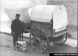 Repartidor De La Vanguardia Con Carro Y Caballo En 1960 Ahpn Barcelona Fotos Antiguas Fotografia Antigua