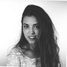 Daisy Carter's Instagram, Twitter & Facebook