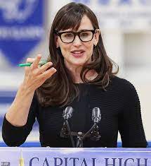 She has received golden globe awards multiple times. Jennifer Garner Approves Ben Affleck S Ex Wife Is Accepting Of Romance With Jennifer Lopez Geeky Craze