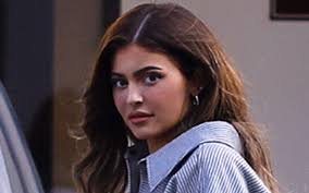 Kylie jenner has divided fans by launching her own hand sanitiser in her eponymous skincare line. Kylie Jenner Styles Nude Bra Mom Jeans Must See White Sneakers Footwear News