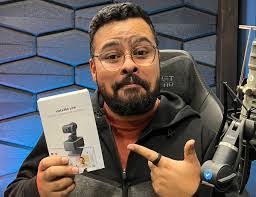 Jesse Burrows's Instagram, Twitter & Facebook