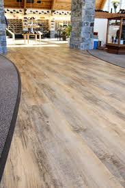 The Heel Shoe Fitters Green Bay Wis Flooring Ceramic Tile Commercial Design Exterior Design Green