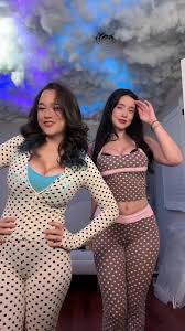 @SunUnder_s video Tweet