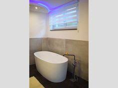 Freistehende Badewanne Varese Aus Mineralguss Weiss Glanzend Freistehende Badewanne Bad Einrichten Und Badewanne