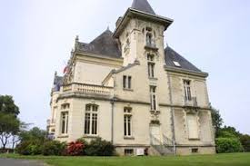 Vue D Ensemble Du Chateau Du Plessis Agglomeration Batiment Loire