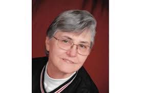 Wanda Knutson's Instagram, Twitter & Facebook